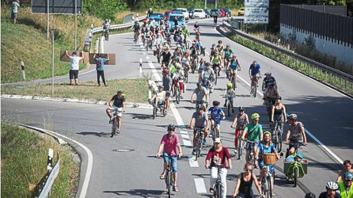 Eine Raddemo von Fridays for future  gab es im Juli 2022 auf der B 33 in Villingen. Foto: Marc Eich