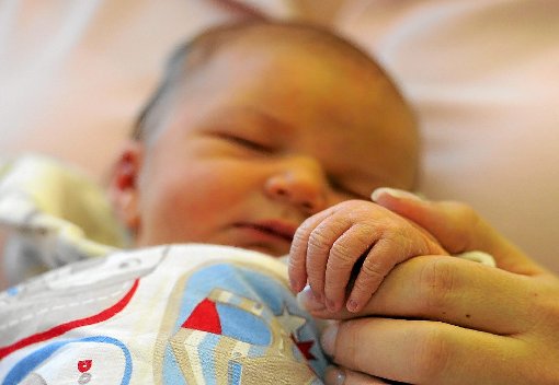 Ähnlich wie dieses Neugeborene wird das Babyklappen-Kind Franziska doch noch zum Wunschkind: Von einem kinderlosen Paar wird sie sehnlich erwartet. Foto: Warmuth Foto: Schwarzwälder-Bote