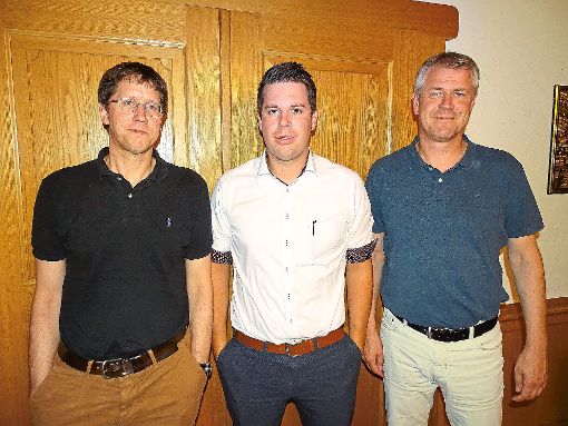 Der neu gewählte HSV-Vorstand mit  (von links) Sebastian Schönborn (stellvertretender Vorsitzender), Benjamin Früh (Vorsitzender) und Bernd Salzwedel (Kassierer)  Foto: Bombardi