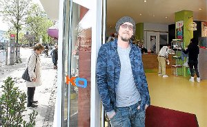 Daniel Peters setzt auf Pforzheim – allen Unkenrufen zum Trotz. Vor wenigen Monaten hat er am Sedanplatz einen Laden für hippe Mode eröffnet. Foto: Schwarzwälder-Bote