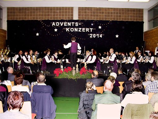 Drei Musikkapellen  haben ein  Konzert zum Advent in Heiligenzimmern gegeben.  Foto: May Foto: Schwarzwälder-Bote