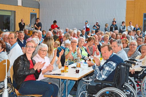 Für gute Laune sorgten die  Vorführungen beim Seniorennachmittag der Gesamtgemeinde Niedereschach.  Fotos: Bantle Foto: Schwarzwälder-Bote