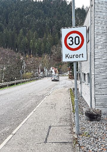 Tempo-30-Schilder gibt es aus vielerlei Gründen – in Schiltach wegen des Kurort-Charakters. Foto: Wegner Foto: Schwarzwälder-Bote