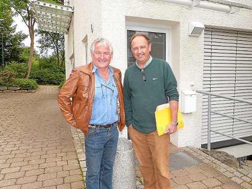 Eberhard Kläger (links) und Jürgen Oberle wollen den Weltladen in Eutingen zu einer Erfolgsgeschichte machen. Foto: Dold Foto: Schwarzwälder-Bote
