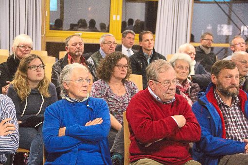 Interessierte Zuhörer, die zum Teil auch skeptisch reagierten.  Foto: Schimkat Foto: Schwarzwälder-Bote