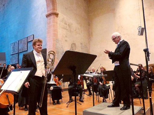 Beifall von Publikum, Orchster und Dirigent Iwer gibt es für Thomas Leyendecker. Foto: Kouba Foto: Schwarzwälder-Bote