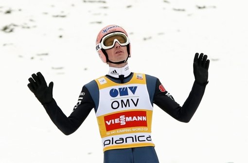 Severin Freund feierte als dritter deutscher Skispringer den Sieg im Gesamtweltcup. Foto: EPA