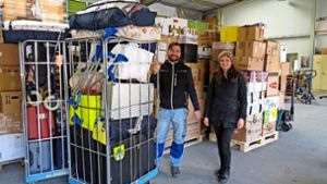 Julia Schneider und Wilko Rochow-Borg freuen sich über die vielen  Spenden. Foto: Carsten Knöller