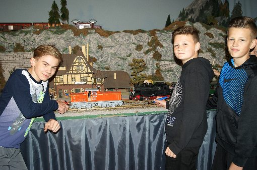 Eine ganz eigene Welt erleben die jungen Besucher in der Modellbahn-Ausstellung des ETC. Foto: Conzelmann Foto: Schwarzwälder-Bote
