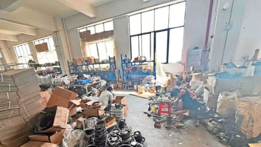 EBM-Papst  und die lokalen Behörden gehen bei einer Razzia in einer Fälscherfabrik in Foshan, China, erfolgreich gegen Produktfälschungen vor. Foto: EBM-Papst