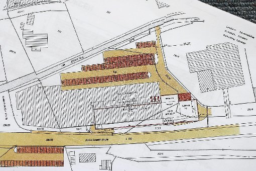 Ein Plan zeigt die im Gemeinderat vorgestellte Erweiterung des Produktionsgebäudes der Firma Ketterer.  Foto: Frank-Gauckler Foto: Schwarzwälder-Bote