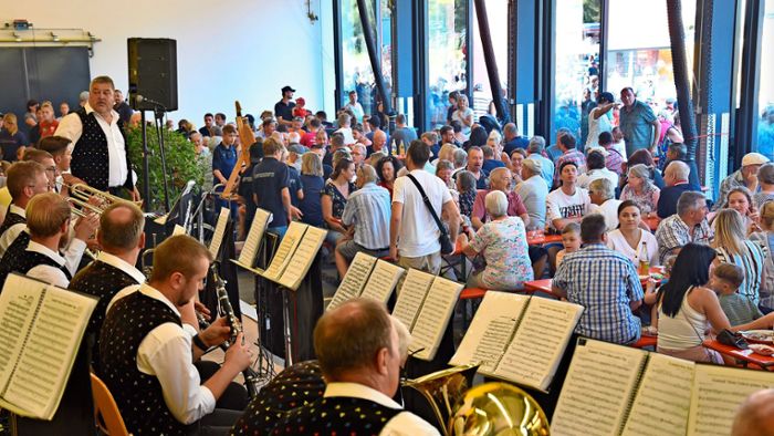Mehr als 800 Gäste beim Feuerbratenessen in Oberndorf