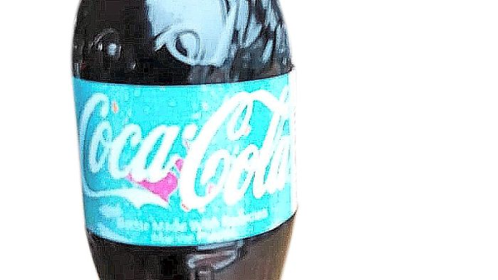 Coca-Cola in türkiser Flasche