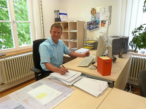 Notar Jörg Franzke in seinem Büro im  Gebäude  an der Reichsstraße. Foto: Müller