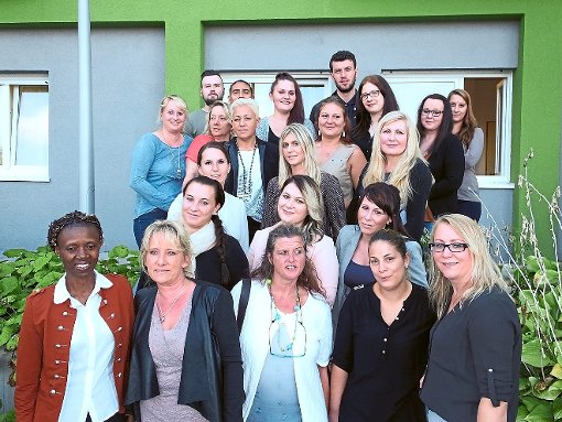29 neue  Fachkräfte für die Altenpflege  wurden am Diakonischen Institut für soziale Berufe  ausgebildet.  Foto: Stocker Foto: Schwarzwälder-Bote