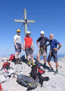 Die DAVler auf der Südspitze (von links): Patrik Zill, Ingo Schieler, Wolfgang Rebhan und Werner Lau  Foto: DAV Foto: Schwarzwälder-Bote