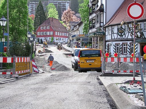 Sanierungsarbeiten: Blick auf die Dobler Straße. Foto: Kugel Foto: Schwarzwälder-Bote