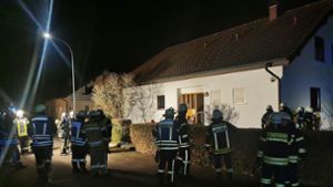 Ein brennender Weihnachtsbaum löste einen Feuerwehreinsatz aus. Foto: Feuerwehr Eutingen
