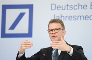 Vorstandschef Christian Sewing – hat er die kritische Lage bei der Postbank bald im Griff? Foto: dpa/Arne Dedert