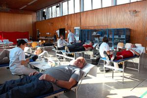 Während der Nachmittagsstunden kamen nur vereinzelt Spender zur Blutspende-Aktion des DRK Ortsvereins Eutingen. Erst gegen Abend war mehr los.  Foto: Feinler Foto: Schwarzwälder-Bote
