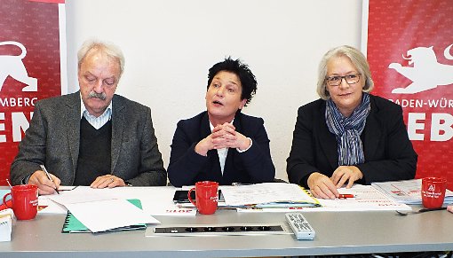Katrin Altpeter (Mitte) mit der SPD-Wahlkreiskandidatin Angela Godawa und Gastgeber Walter Wadehn.  Foto: Kistner