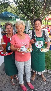 Vom Bewirtungsteam wurden die Festbesucher beim traditionellen Sommerfest bestens versorgt.  Foto: Pfeffer Foto: Schwarzwälder-Bote