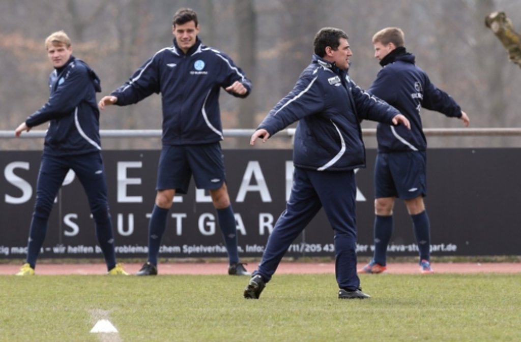 Das erste Training der Stuttgarter Kickers mit Massimo Morales.