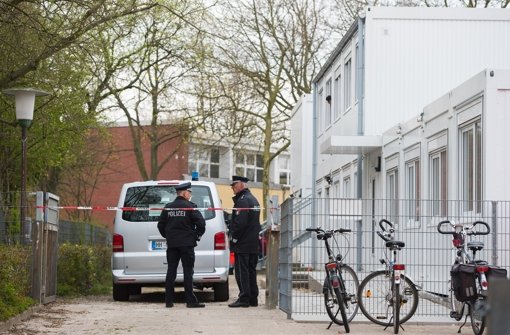 Vor einer Hamburger Schule ist es zu einer Messerstecherei gekommen. Foto: dpa