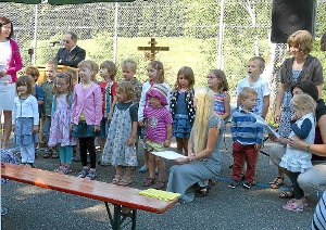 Die Kinder des Kindergarten Sonnenwiese in Betzweiler während des Gottesdienstes Foto: Schillinger Foto: Schwarzwälder-Bote