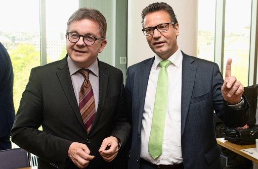 Peter Hauk (rechts) gibt den Posten des CDU-Fraktionschefs auf - für Guido Wolf. Foto: dpa