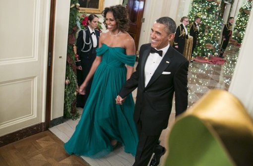 Es ist die größte Ehre für jeden Künstler: Aus den Händen des US-Präsidentenpaares Barack und Michelle Obama haben fünf US-Stars den Kennedy-Preis empfangen. Foto: dpa