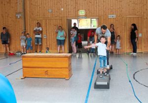 Gemeinsam mit Eltern und Geschwistern feiern die Kinder des Kindergarten St. Katharina ihr Sommerfest. Foto: Eschle Foto: Schwarzwälder-Bote