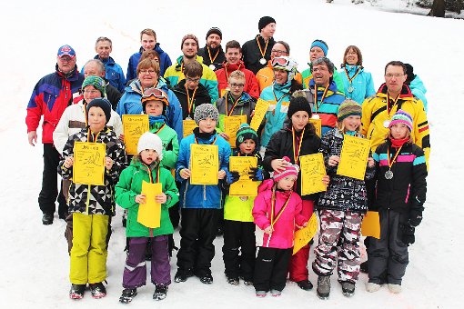 Die Sieger und Platzierten beim Skifest in Oberdigisheim erhielten Urkunden und Medaillen. Foto: Schwarzwälder-Bote