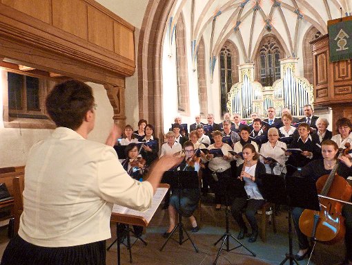 Mit herzlichem Beifall belohnte das Publikum in der Sulzer Michaelskirche die Darbietung der Chorgemeinschaft Wildberg/Sulz. Foto: Kosowska-Németh Foto: Schwarzwälder-Bote