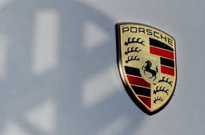 Die Hedgefonds hatten 1,36 Milliarden Euro Schadenersatz von der Porsche SE gefordert. Foto: dpa