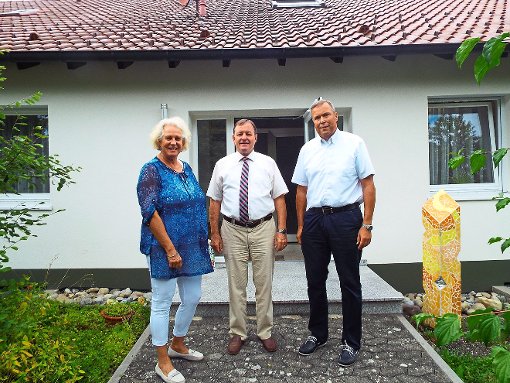 Gisela Schwarz, Beatus Widmann und Christoph Braunmiller (von links) haben auf den offenen Brief aus der Kirchengemeinde Balingen-Ost reagiert.  Foto: Hertle