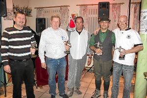 Silberne und Goldene Fußballer wurden bei der Jahresabschlussfeier der AH-Kicker vergeben.  Foto: Wolf Foto: Schwarzwälder-Bote