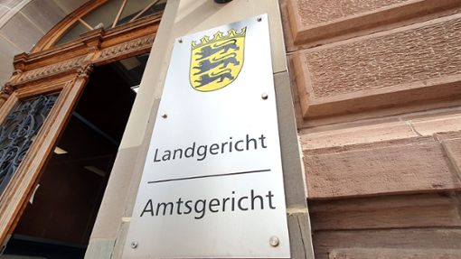 Vor dem Amtsgericht Hechingen musste sich am Freitag ein 25-Jähriger für seine zahlreichen Delikte verantworten.   Foto: Roth