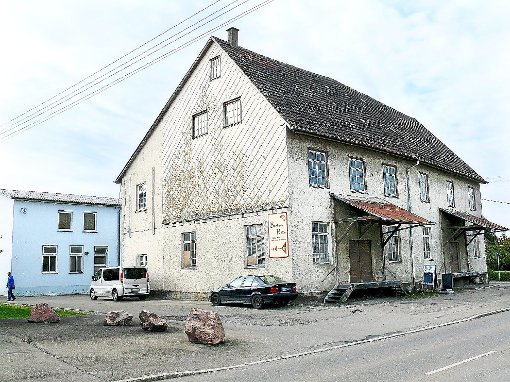 Noch im Oktober soll das alte Mühle-Gebäude in Dormettingen abgerissen werden.  Foto: Visel Foto: Schwarzwälder-Bote
