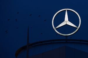 Daimler verzeichnete in den ersten beiden Monaten des Jahres 2015 einen Zuwachs bei den Verkäufen. Foto: dpa