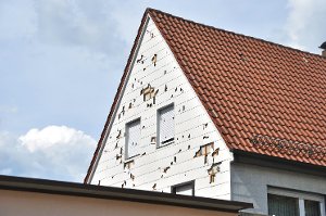 Der Hagelsturm vor einem Monat hat eine Schneise der Zerstörung im Kreis Reutlingen hinterlassen. Landwirte und Hausbesitzer blicken in eine unsichere Zukunft. Foto: Fotoagentur Stuttgart