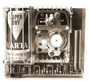 Das erste  Quarzuhrwerk  für Gebrauchsuhren, wie es von der Firma Staiger 1971 auf den Markt gebracht wurde.  Foto:  Staiger Foto: Schwarzwälder-Bote