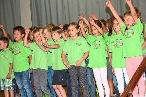 Hurra, wir sind Naturparkschule –  die Zertifizierung der Grundschule in Pfaffenweiler wurde gefeiert.  Foto: Heinig Foto: Schwarzwälder-Bote