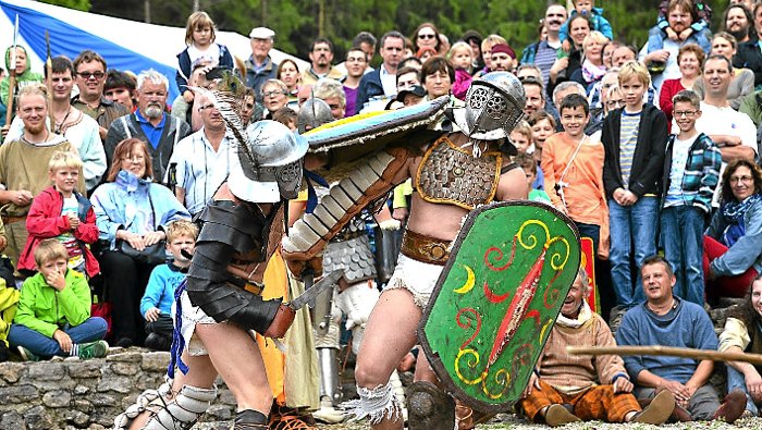 Kämpfende Gladiatoren beim Römerfest