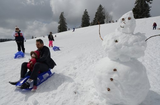 Wintersport und gute Laune auf dem Feldberg im Schwarzwald. Foto: dpa