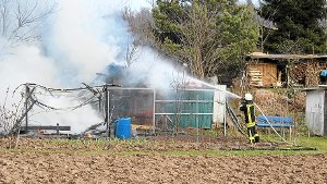 Gartenhaus brennt komplett nieder