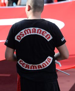 Osmanen Germania steht auf einem T-Shirt. Foto: Zinken