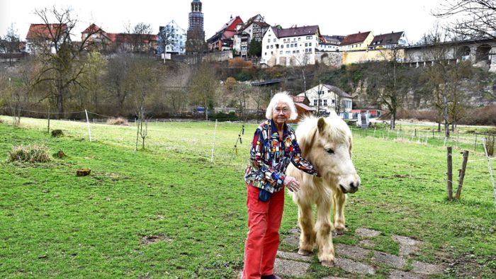 Erika Strigl muss mit ihrem Pferd für die Landesgartenschau weichen