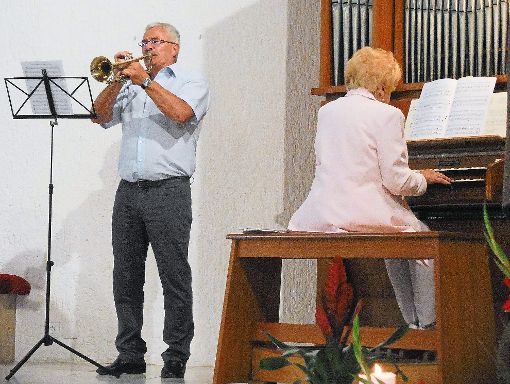 Organistin Emmy Schlüter  und  Trompeter Wolfgang Kern umrahmten den  Festgottesdienst musikalisch.  Foto: Gemeinde Foto: Schwarzwälder-Bote