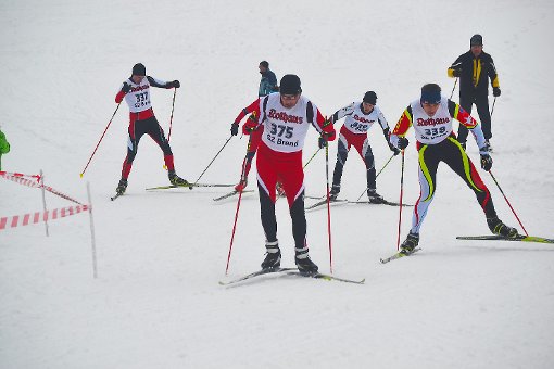 Spannende Duelle lieferten sich die Sportler bei den Skilanglauf-Landesmeisterschaften in Neukirch.  Foto: Junkel Foto: Schwarzwälder-Bote